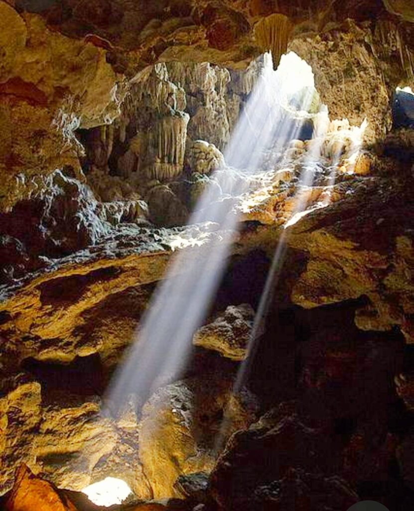sung Sot cave